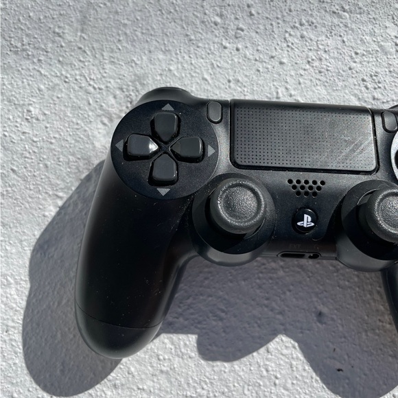Pre-Owned PS4 Dualshock 4 Controller - Picture 2 of 8